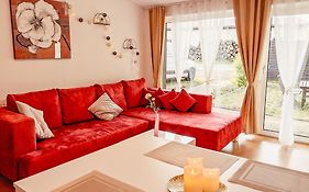 Helle Wohnung mit Grillgelegenheit und Pool - W5